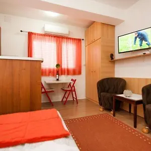  Apartman Centar 1 Private With Ensuite And Kitchenette