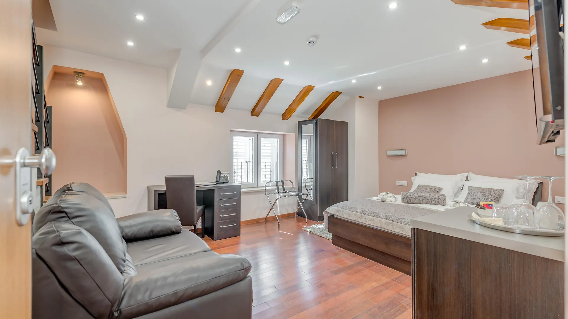 Palace Suites Heritage Hotel - Adults Only Split 4*,